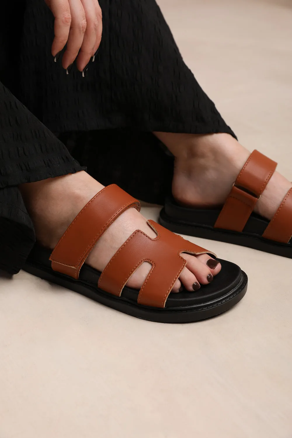 ADAGIO  STRAPPY SANDALS IN TAN FAUX LEATHER