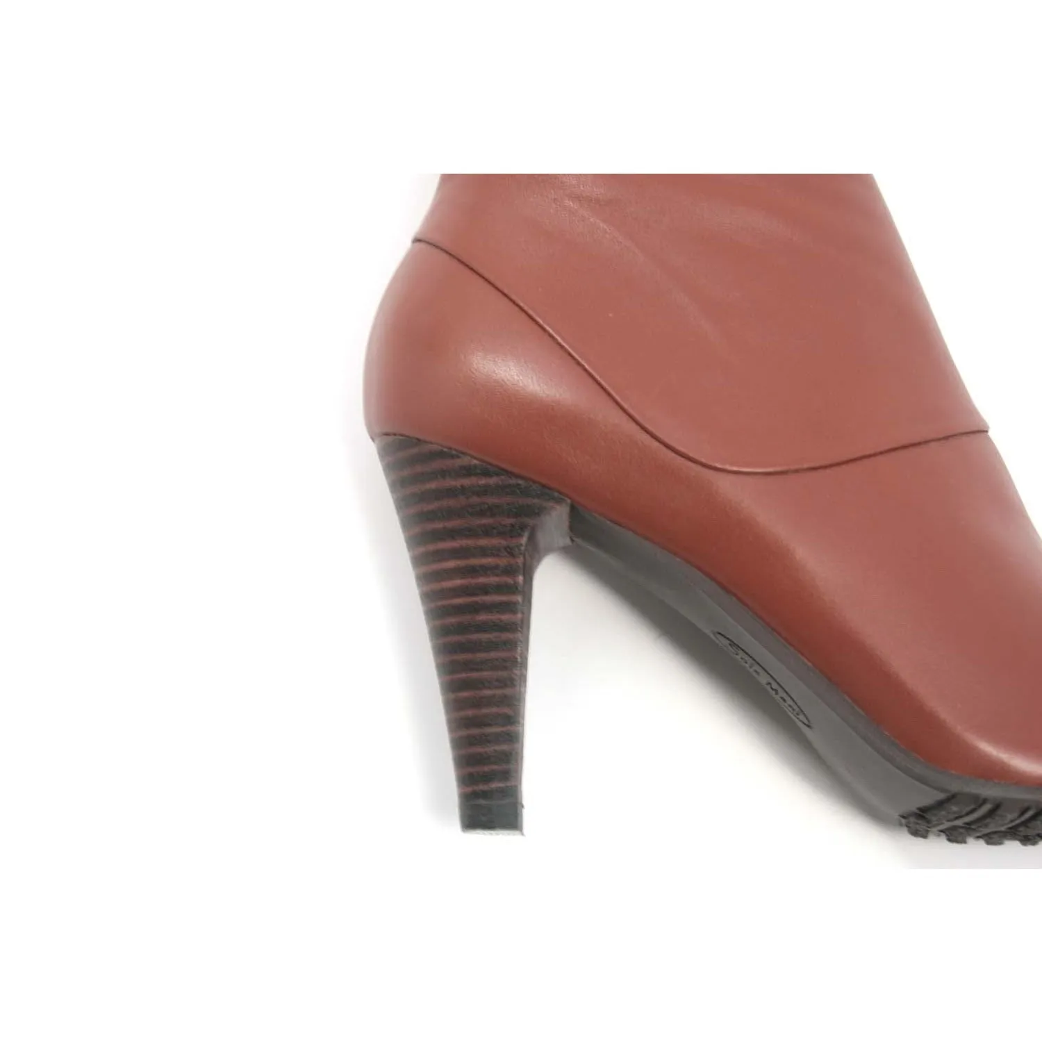 Ana Dress Boots: Stylish and Versatile Footwear for Any Occasion