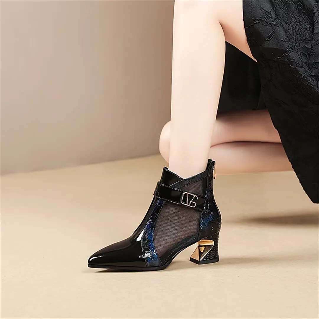 ClassicCharm Zipper Pumps