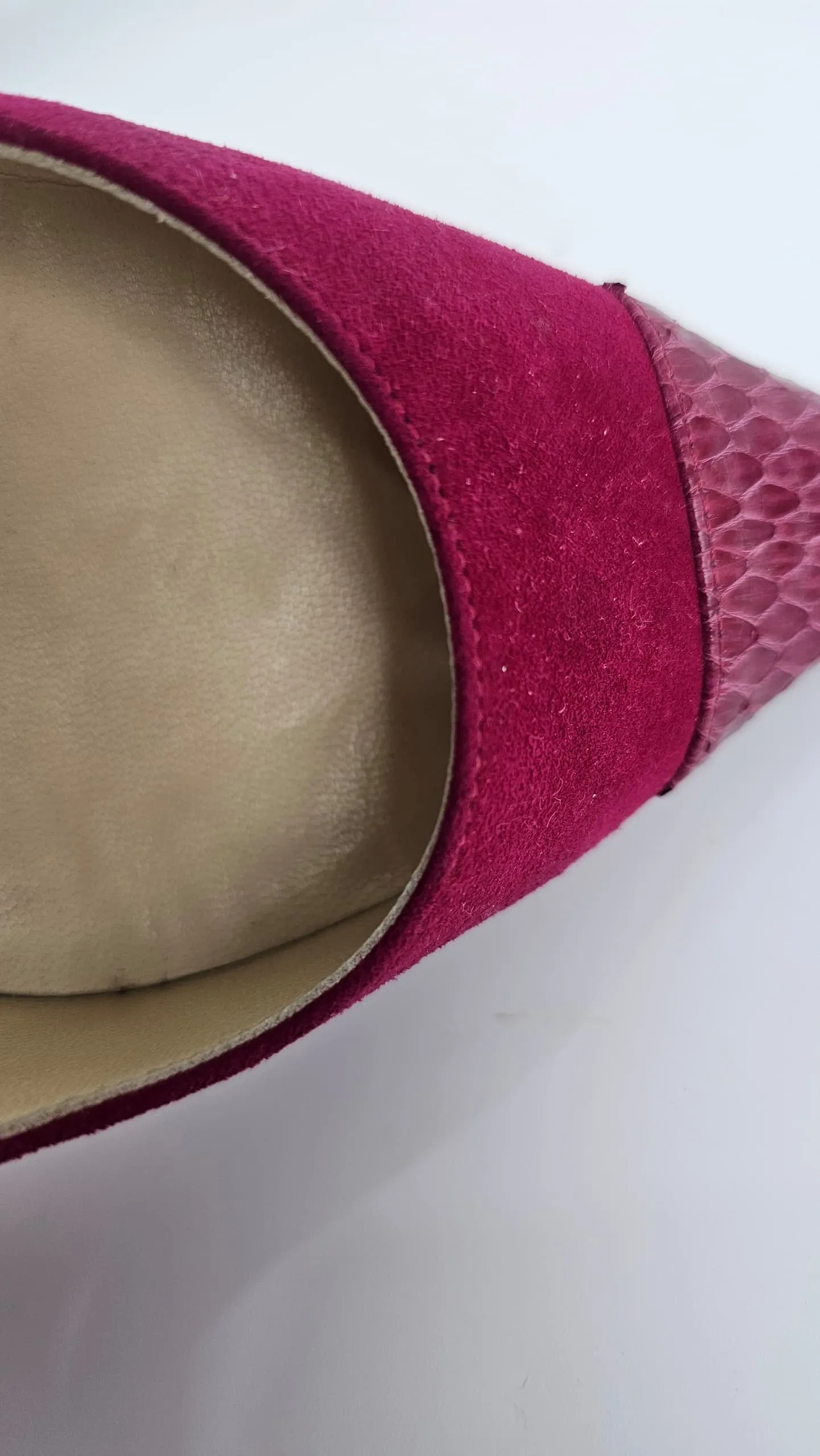 Elaphe Captoe Suede Pumps in Raspberry