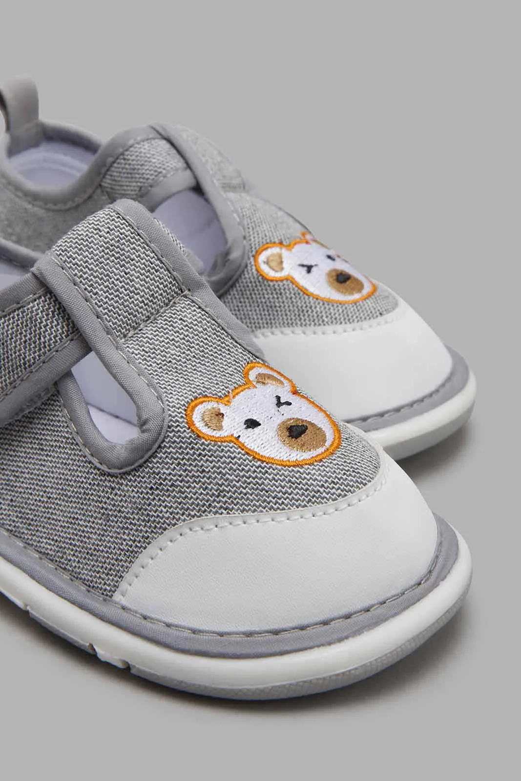 Grey Bear Embroidered Pump