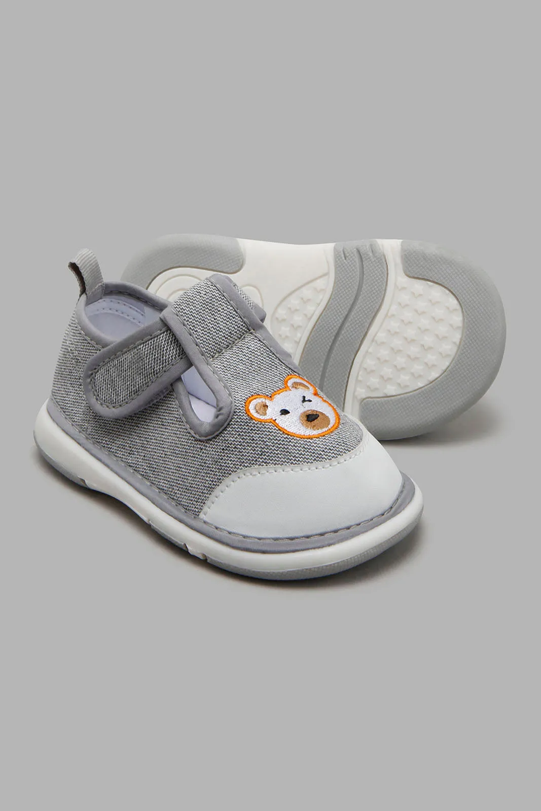 Grey Bear Embroidered Pump