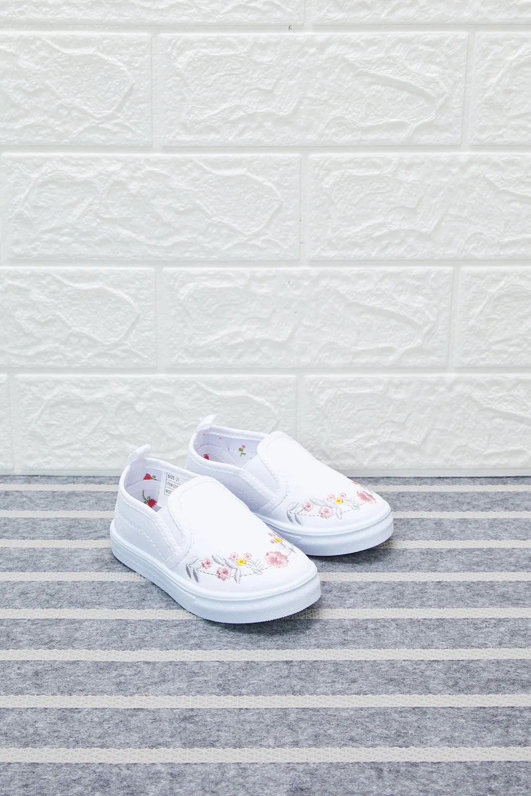 Infant Girls White Floral Slip-On Pump