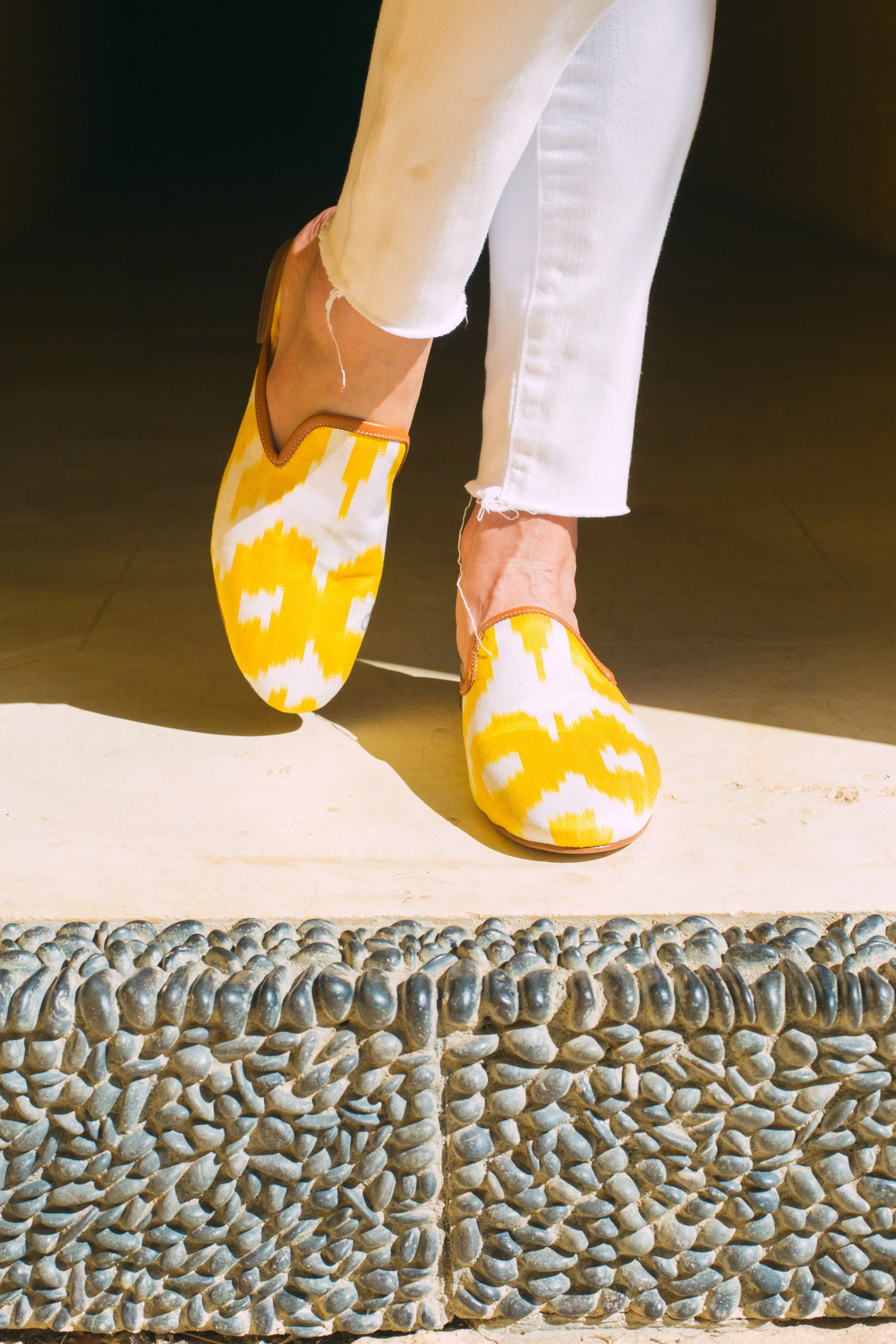 Istanbul Lemon Ikat Slides