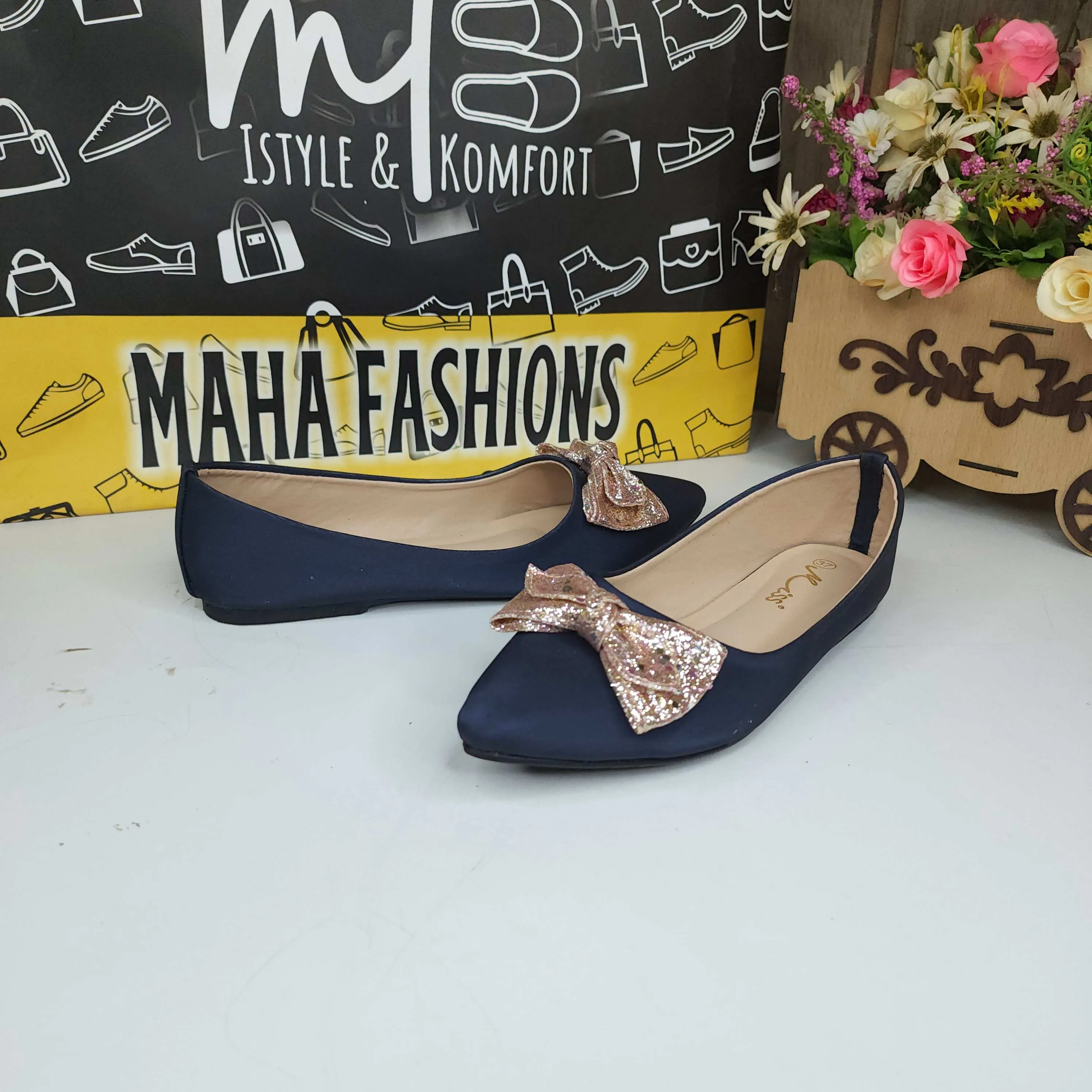 Navy Bow Pumps