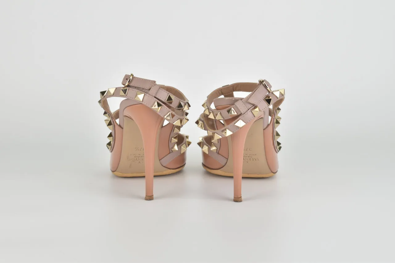 Rockstud Nude Patent Pumps