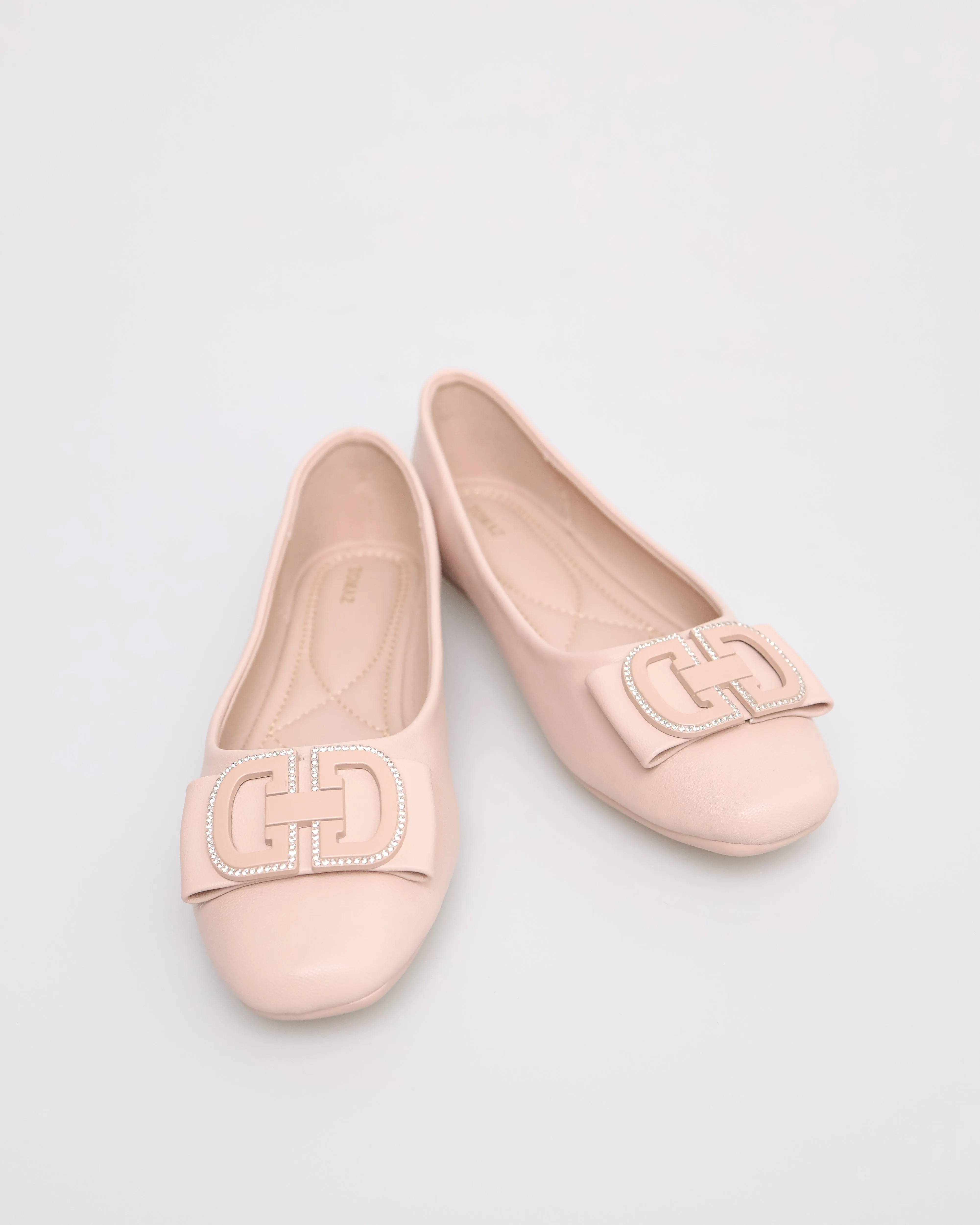 Tomaz NN255 Ladies Emblem Buckle Flats (Cream)